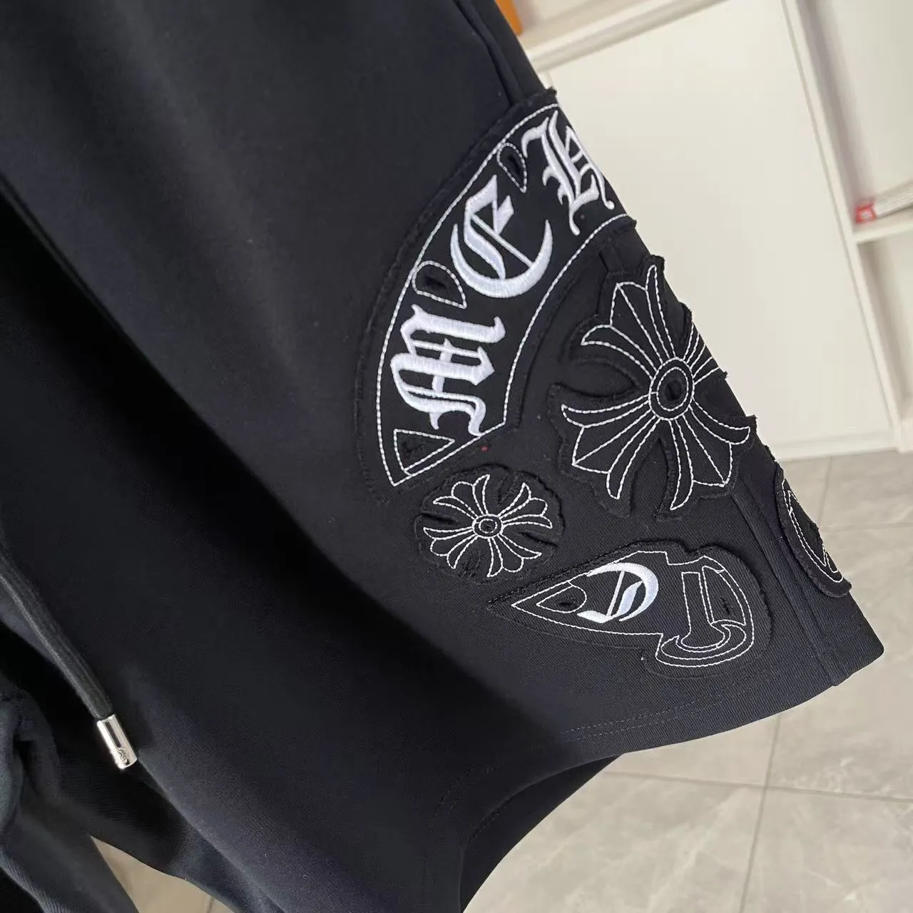 🅿️280 ch Crow* 2025 new summer shorts Sanskrit horseshoe cross laser patch embroidery Customized fabric 350g Same style for men and women Size: M L XL XXL XXXL Five codes Color: black red blue